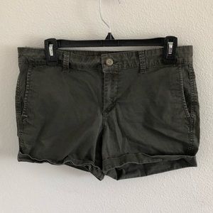 Gap green khaki shorts